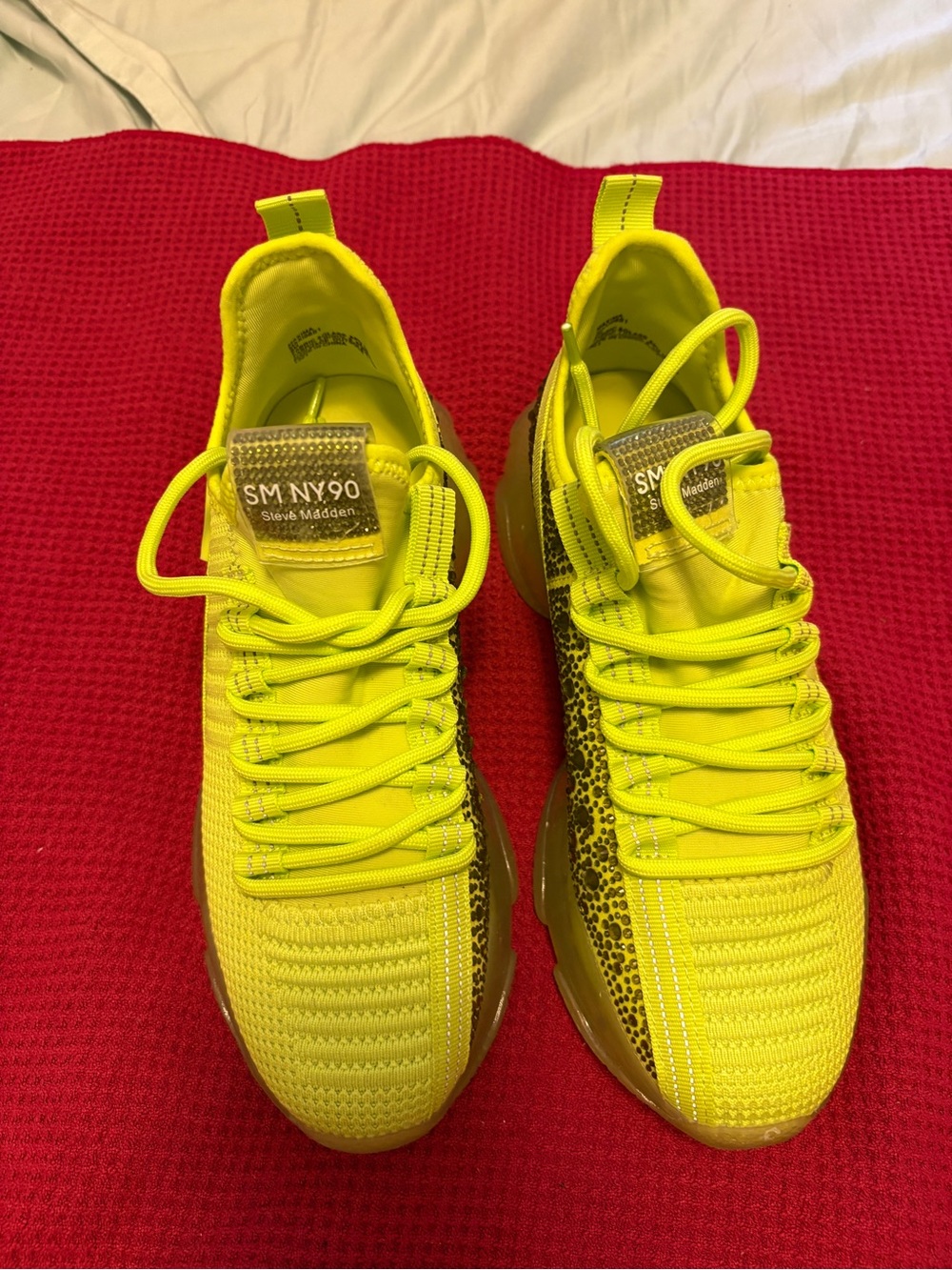 NWOT Steve Madden Maxima Sneakers 8M